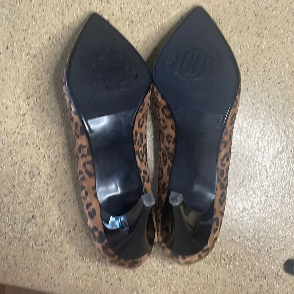 Dana Buchman Katarina Cheetah Print Suede Pumps sz 10